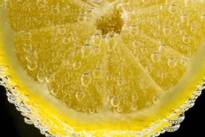 découvrez les différentes techniques et bienfaits de la stimulation clitoridienne. explorez comment cette pratique enrichit l'intimité et le plaisir, tout en favorisant une meilleure compréhension de la sensualité féminine.