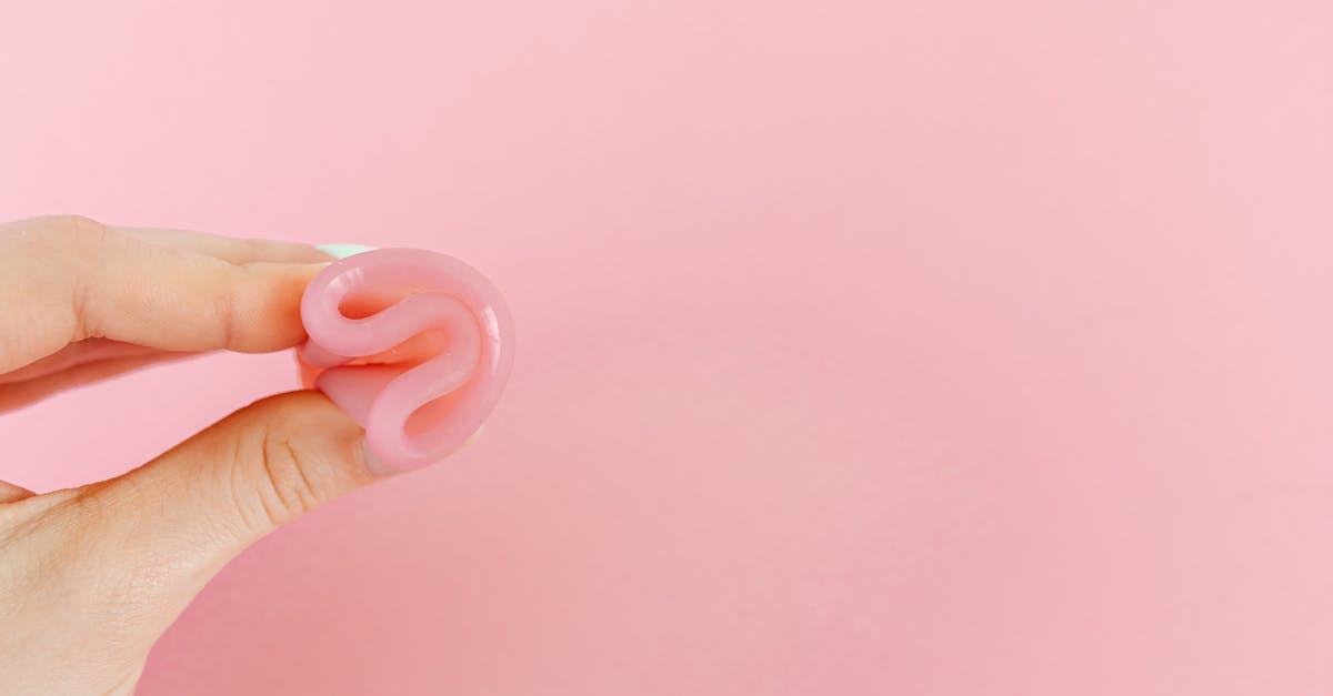 découvrez les compact womanizers, des dispositifs innovants conçus pour le plaisir féminin. leur taille réduite allie discrétion et efficacité, offrant des sensations uniques et intenses. parfaits pour les femmes en quête d'une expérience intime raffinée, ces accessoires sont idéaux pour une utilisation à la maison ou en déplacement. offrez-vous un moment de plaisir inoubliable avec nos womanizers compacts.