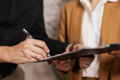 découvrez l'importance du consentement dans nos relations. apprenez à reconnaître et à respecter les limites personnelles, à favoriser une communication ouverte et à bâtir des interactions basées sur la confiance et le respect mutuel.