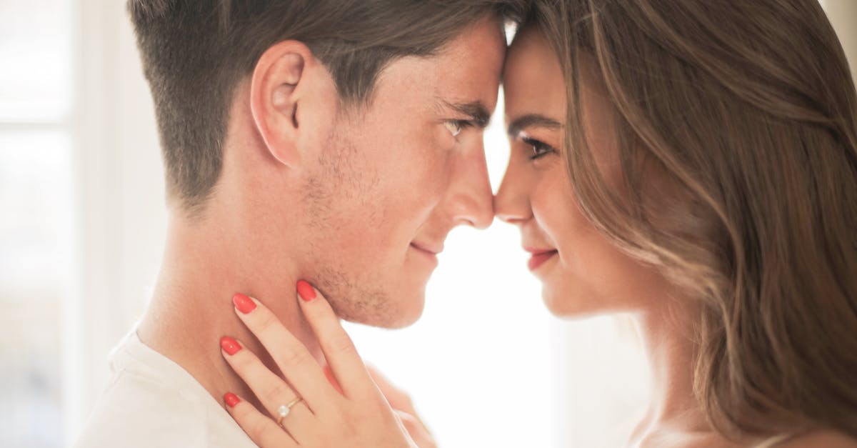 découvrez les différentes dimensions de l'intimité, un élément essentiel des relations humaines. explorez des conseils et des réflexions sur la connexion émotionnelle, physique et mentale, afin d'enrichir vos interactions et d'approfondir vos liens avec vos proches.