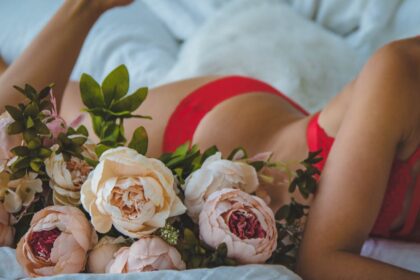 découvrez notre collection de lingerie élégante et confortable. des ensembles raffinés aux pièces audacieuses, trouvez le look parfait pour chaque occasion et révélez votre sensualité avec style.