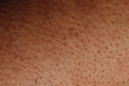 découvrez notre gamme de dildos réalistes, conçus pour offrir une expérience authentique et satisfaisante. fabriqués avec des matériaux de haute qualité, nos jouets intimes imitent parfaitement la texture et la chaleur du corps humain. idéal pour le plaisir personnel ou en couple, notre sélection garantit un moment de plaisir unique et inoubliable.