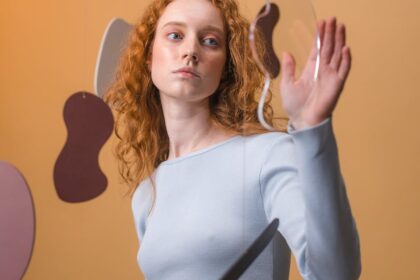 découvrez le chemin de la self-exploration, un voyage intérieur qui vous permet de mieux comprendre vos émotions, vos motivations et vos aspirations. apprenez à vous connaître pour transformer votre vie et atteindre un épanouissement personnel.