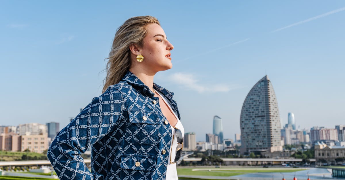 découvrez le womanizer, un stimulateur clitoridien révolutionnaire qui offre des sensations uniques grâce à sa technologie de pulsation d'air. conçu pour le plaisir des femmes, cet appareil discret et élégant promet des moments intimes inoubliables. plongez dans un univers de plaisir sans précédent et réveillez vos sens avec ce compagnon idéal.