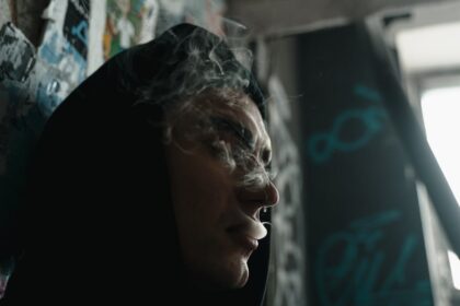 découvrez ce qu'est la cocaïne, ses effets, ses risques pour la santé et les conséquences de sa consommation. informez-vous sur cette drogue stimulante, ses dangers et les moyens de prévention.