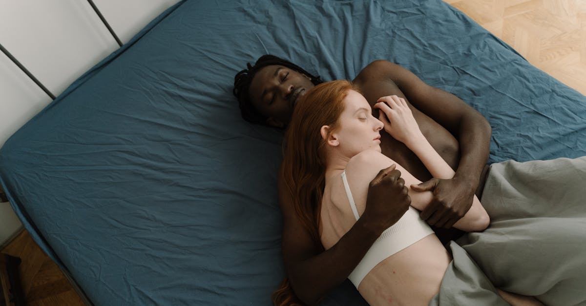 explorez la nudité sous ses angles artistique, culturel et historique: enjeux, représentations, respect et légalité. un regard informatif et nuancé.