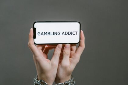 découvrez ce qu'est le bondage, ses pratiques, conseils de sécurité et l'importance du consentement pour explorer cette forme de plaisir en toute confiance.