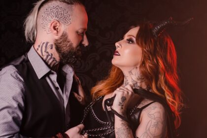 découvrez une large sélection d’accessoires bdsm pour pimenter vos jeux érotiques : menottes, cravaches, colliers, et plus. soyez prêt à explorer de nouvelles sensations en toute sécurité.