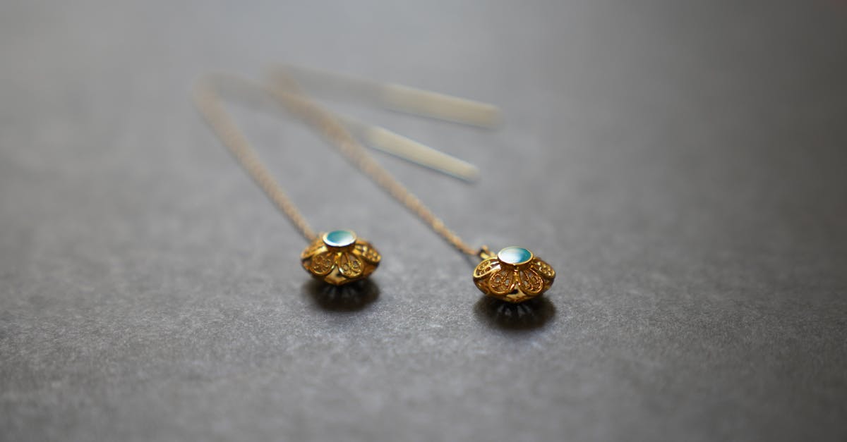 découvrez notre sélection d’accessoires bdsm pour pimenter vos jeux et explorer de nouvelles sensations en toute sécurité. choisissez parmi des menottes, fouets, colliers et autres équipements adaptés à tous les niveaux, débutants comme initiés.