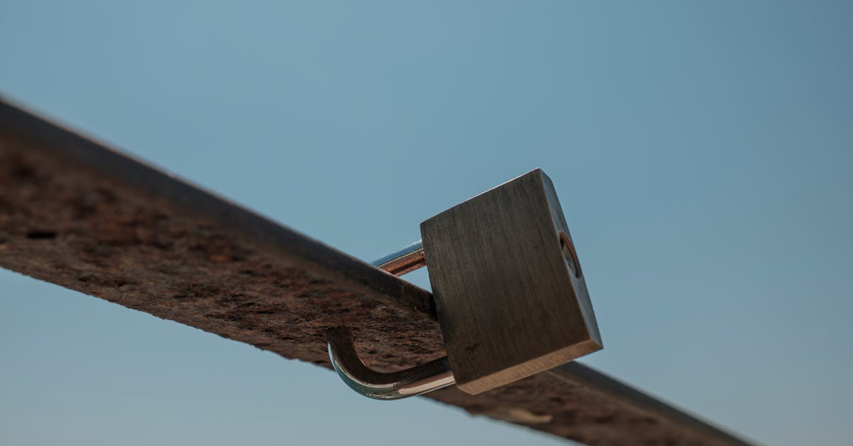 découvrez les règles essentielles de sécurité dans le bdsm pour pratiquer en toute confiance, prévenir les risques et respecter les limites de chacun. conseils et bonnes pratiques pour une expérience sécurisée et consentie.