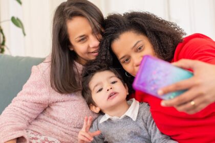 découvrez les connected toys : des jouets intelligents qui allient technologie et divertissement pour stimuler la créativité, l'apprentissage et l'interactivité des enfants.