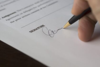 découvrez ce que signifie le consentement, son importance dans les relations et comment l'exprimer clairement pour garantir le respect et la sécurité de chacun.