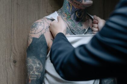 découvrez la signification de la dominance, son influence dans les relations, la psychologie, et comment elle s'exprime dans divers contextes sociaux et professionnels.