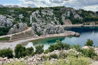 découvrez le stimulateur point g pour des sensations intenses et des plaisirs inédits. idéal pour explorer de nouvelles zones érogènes et atteindre des orgasmes puissants en toute simplicité.