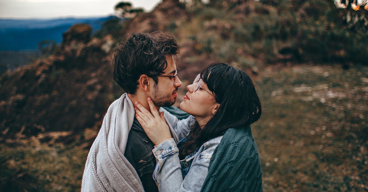 découvrez comment cultiver l’intimité dans vos relations, explorer ses différentes formes et renforcer les liens affectifs pour une vie amoureuse épanouie.