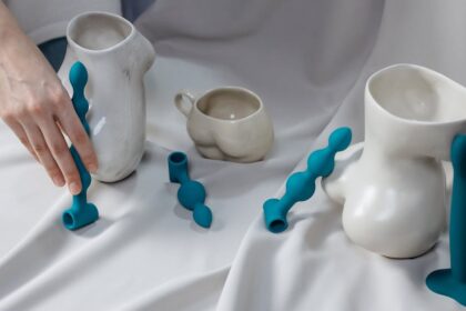 découvrez notre sélection de sextoys pour tous les plaisirs et envies. explorez des accessoires de qualité pour pimenter votre vie intime en toute discrétion.