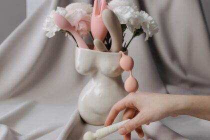 découvrez notre sélection de sextoys pour pimenter votre intimité, explorer vos envies et vivre de nouvelles sensations en toute discrétion. livraison rapide et confidentielle.