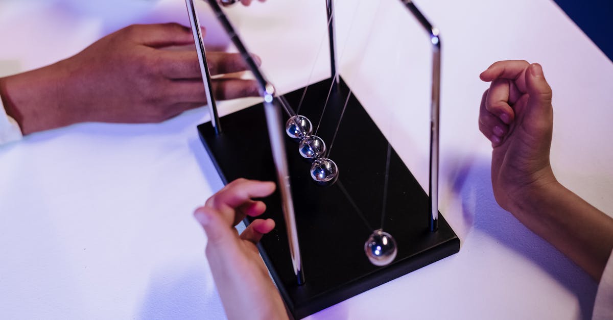 découvrez ce qu’est un orgasme simultané, comment en parler en couple et des conseils pour atteindre le plaisir ensemble lors de vos rapports, afin de renforcer votre intimité et votre complicité.