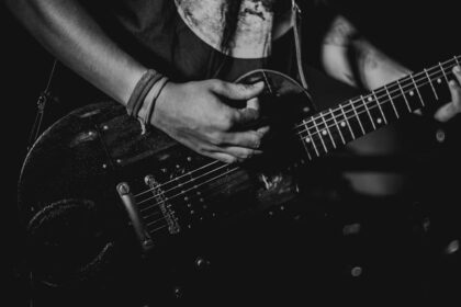 découvrez tout ce qu'il faut savoir sur les strap-on : conseils d'utilisation, choix des modèles, sécurité et plaisir pour une expérience intime réussie, en solo ou en couple.