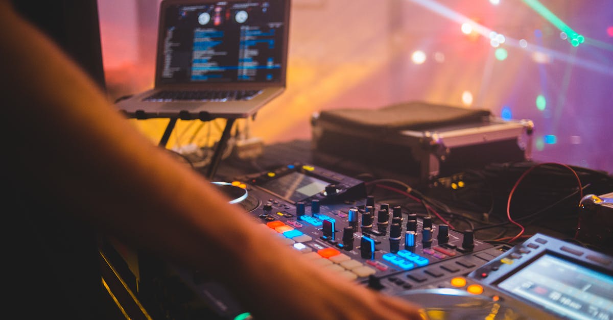 découvrez notre sélection de dj sets dynamiques pour animer tous vos événements avec une ambiance musicale unique et entraînante.