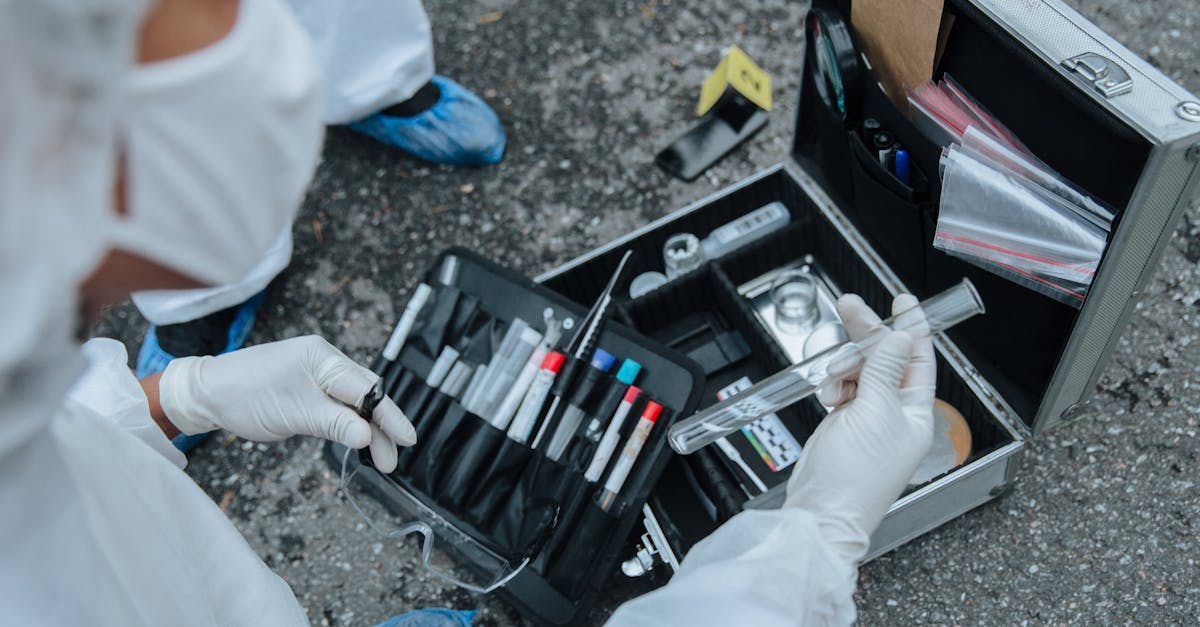 enquête approfondie sur les poupées sexuelles : implications sociales, avancées technologiques et débats éthiques.