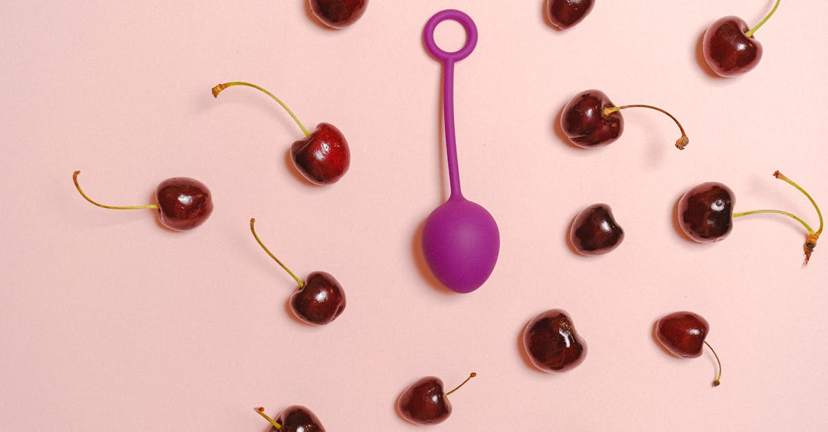 découvrez des conseils et astuces sur la masturbation féminine avec des jouets sexuels pour explorer votre plaisir en toute sécurité et intimité.