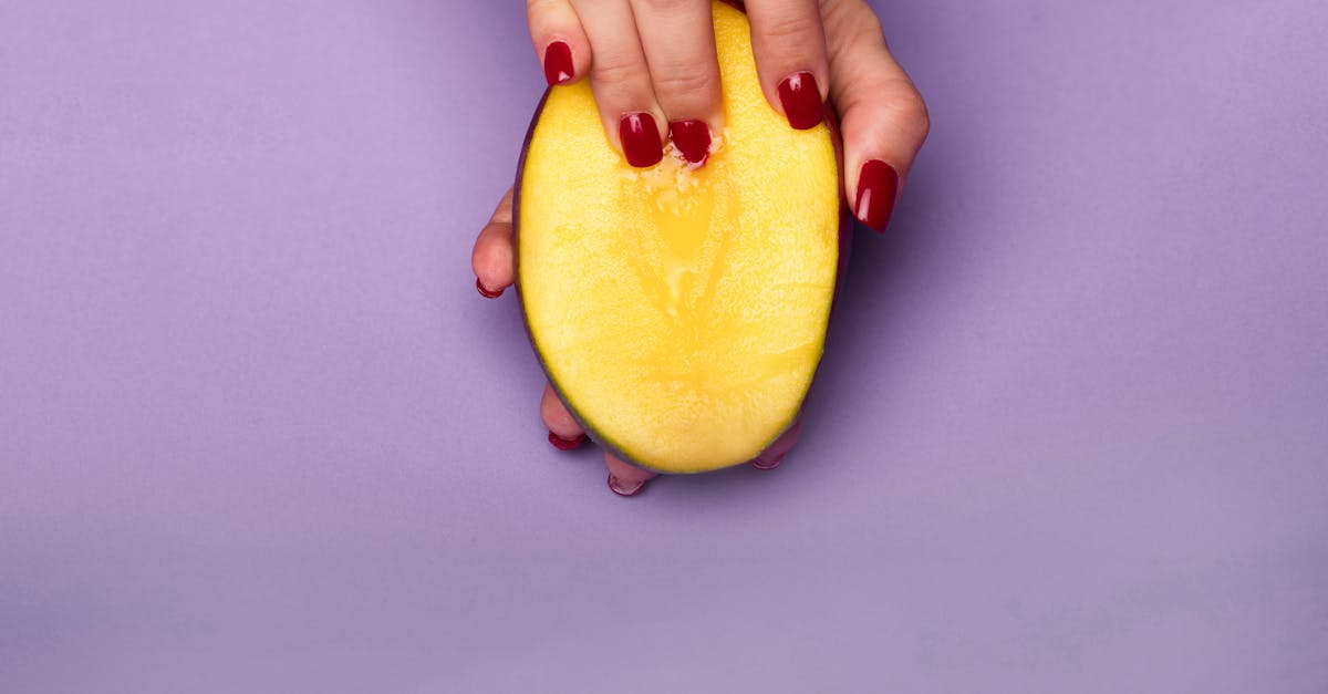 découvrez des conseils et astuces pour la masturbation féminine avec des sextoys, pour une expérience intime et plaisir en toute sécurité.