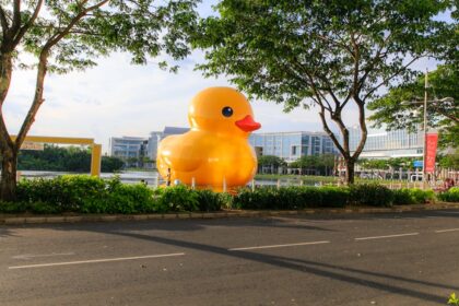 découvrez notre sélection de jouets intimes géants pour des sensations uniques et intenses. qualité, sécurité et plaisir garantis.