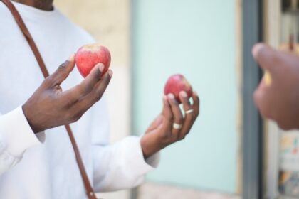 découvrez des pratiques de consommation durable pour réduire votre impact environnemental, favoriser l'économie circulaire et adopter un mode de vie responsable.