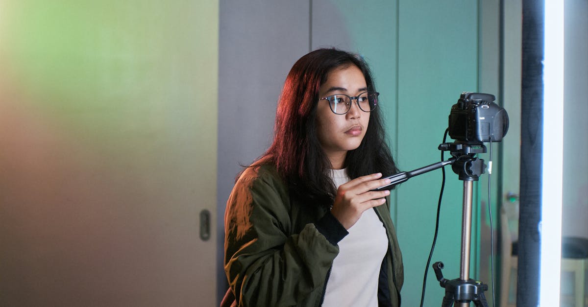 découvrez les coulisses exclusives et les secrets de la création dans notre série « behind the scenes ».