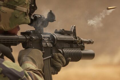 découvrez tout sur le courrier militaire : services, acheminement et conseils pour envoyer et recevoir du courrier en milieu militaire.