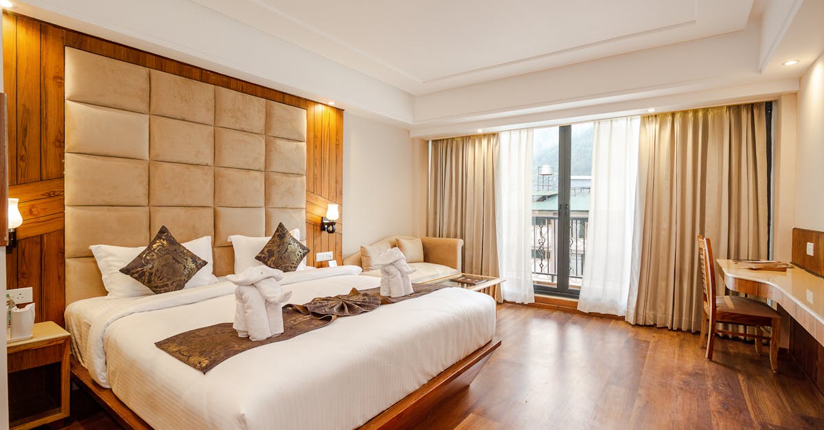 découvrez tout sur le pentagone, une figure géométrique à cinq côtés, utilisée en mathématiques, architecture et design.