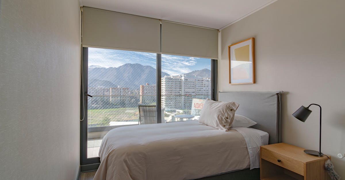 découvrez des idées inspirantes pour la décoration de chambre à coucher, alliant confort, style et fonctionnalité pour un espace intime et élégant.