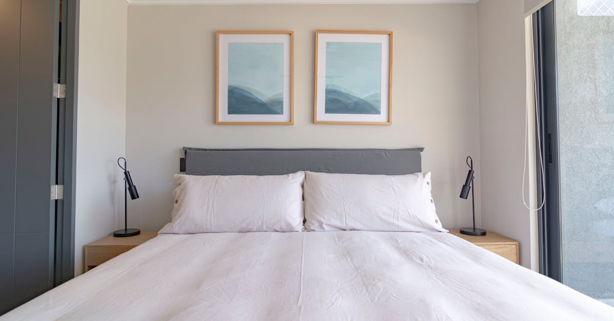 découvrez des idées inspirantes et des conseils pour aménager et décorer votre chambre à coucher avec style et confort.