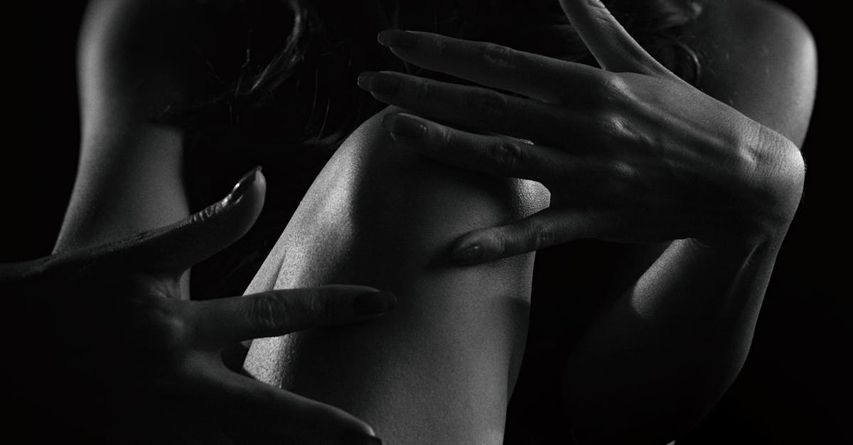 découvrez intimate object, une exploration unique des objets personnels et de leur signification intime dans notre quotidien.