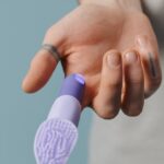 découvrez notre vibromasseur clitoridien, conçu pour un plaisir intense et des sensations personnalisées. compact, silencieux et facile à utiliser, il est l'accessoire idéal pour vos moments de détente et d'exploration intime.