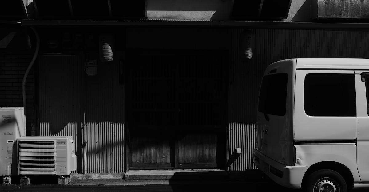 emmaüs, un mouvement solidaire engagé dans la lutte contre l'exclusion et la pauvreté, proposant des solutions d'hébergement, d'insertion et de réemploi pour tous.