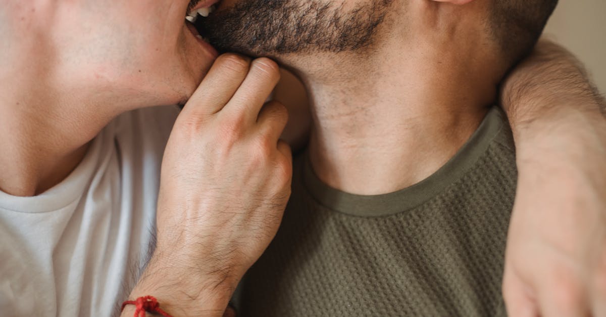 découvrez tout sur l'intimité : comprendre les liens émotionnels, la confiance et la connexion profonde entre les individus pour renforcer vos relations personnelles.