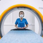 découvrez les meilleures pratiques et précautions essentielles pour assurer la sécurité lors des examens irm. tout ce qu'il faut savoir pour un environnement sûr en radiologie.