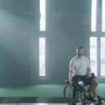 découvrez l'incroyable parcours d'un champion paralympique, symbole de détermination, de courage et d'excellence sportive.