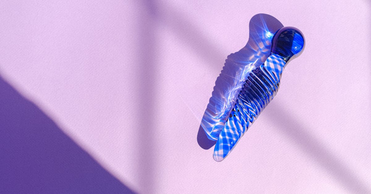 découvrez l'évolution des sex toys à travers les âges, leur impact sur la sexualité et les innovations technologiques qui révolutionnent le plaisir intime.