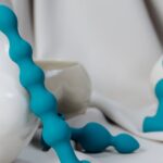 découvrez l'évolution des sex toys à travers les époques : innovations, design et technologie pour une expérience intime réinventée.